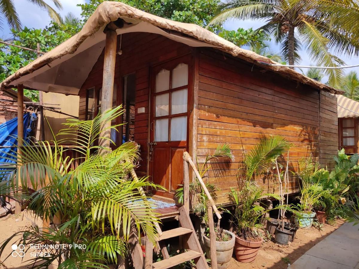 Отель Namaste Beach Huts Патнэм Экстерьер фото